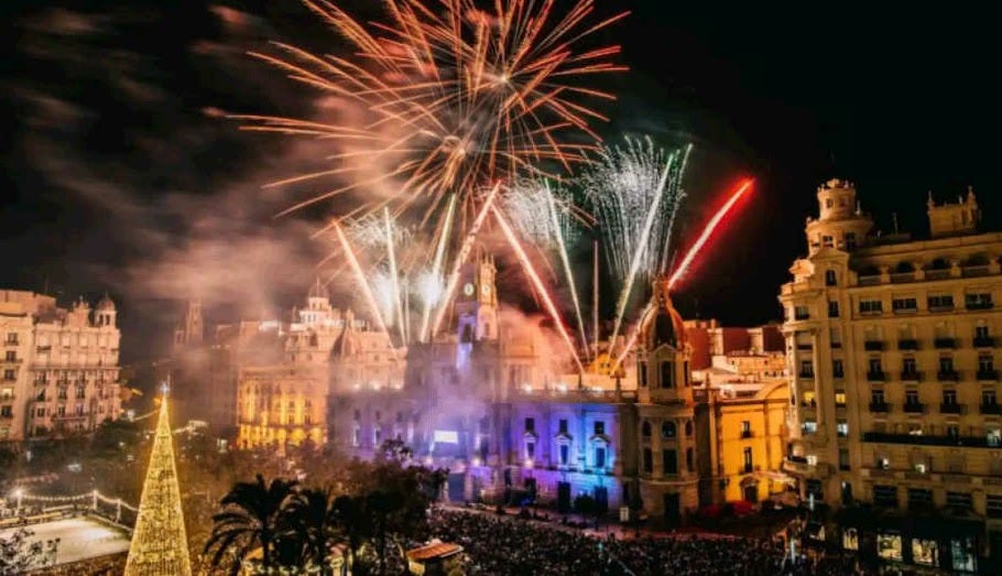 La plaza del Ayuntamiento de València, cerrada en Nochevieja para evitar aglomeraciones La plaza del Ayuntamiento de València, cerrada en Nochevieja para evitar aglomeraciones