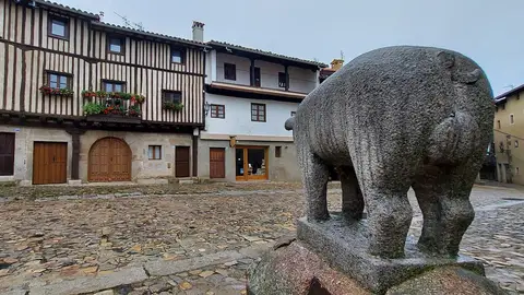 Alberca Un alto en el camino