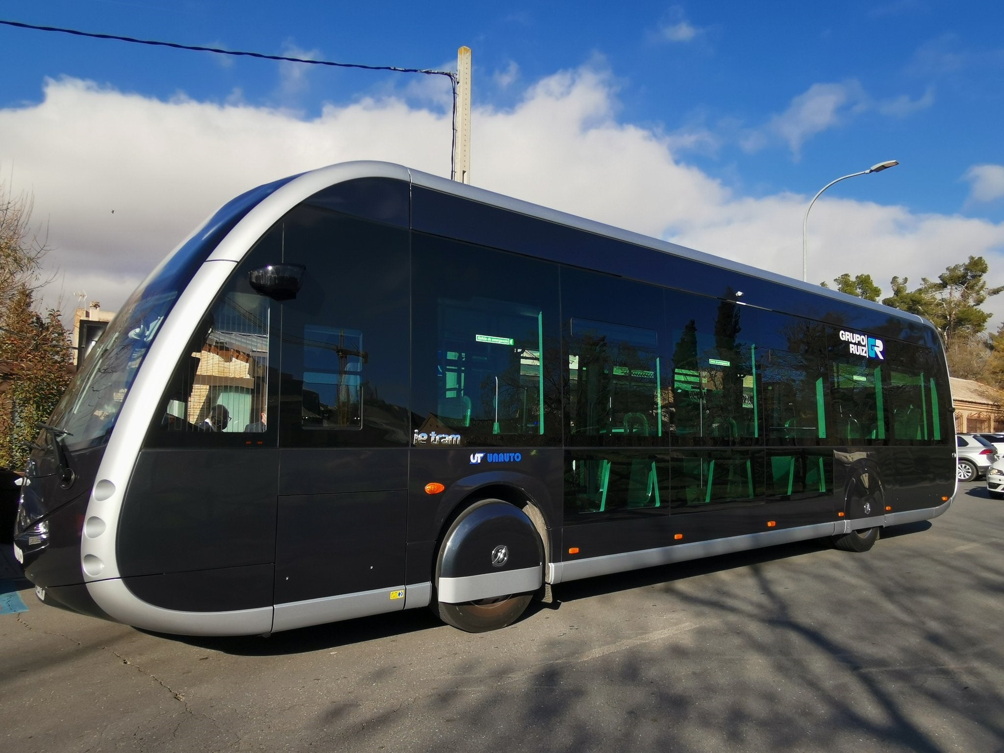 Ya puedes ver por las calles de Toledo el autobús eléctrico que empezará a funcionar a finales de 2022 Ya puedes ver por las calles de Toledo el autobús eléctrico que empezará a funcionar a finales de 2022