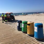 Limpieza Viaria y RSU pone en marcha el servicio de refuerzo de limpieza en las playas de Orihuela    