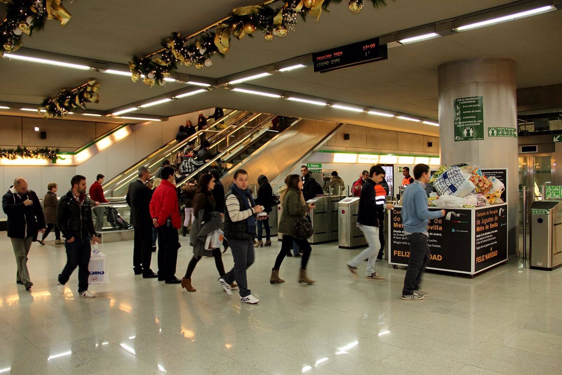 El metro interrumpe su servicio desde las 21,12 por Nochevieja y se reactiva a la 1 de la madrugada El metro interrumpe su servicio desde las 21,12 por Nochevieja y se reactiva a la 1 de la madrugada