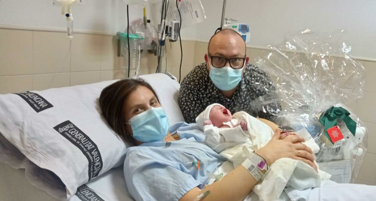 Ainhoa Santana, primera bebé de la provincia de Alicante de 2022, nace en el Hospital General Universitario de Elche Ainhoa Santana, primera bebé de la provincia de Alicante de 2022, nace en el Hospital General Universitario de Elche