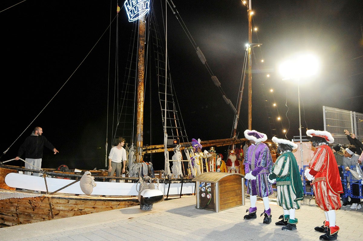 Maó suspende la llegada en barco de los Reyes Magos Maó suspende la llegada en barco de los Reyes Magos