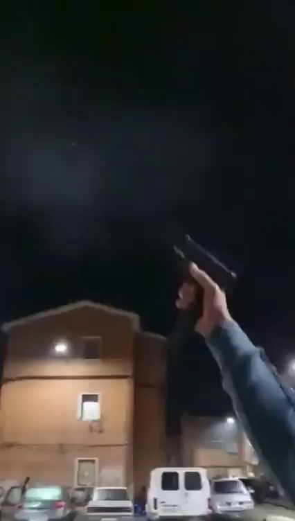 La Policía Nacional investiga un video sobre una celebración a tiros en Las Viudas La Policía Nacional investiga un video sobre una celebración a tiros en Las Viudas