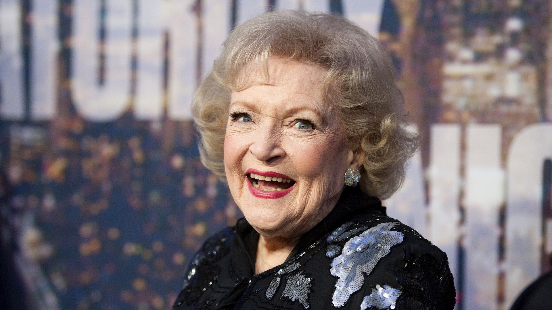 Muere Betty White, pionera de la televisión e inolvidable Rose de 'Las chicas de oro' Muere Betty White, pionera de la televisión e inolvidable Rose de 'Las chicas de oro'