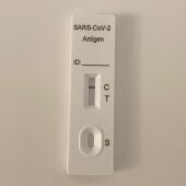 Imagen de un test de antígenos negativo