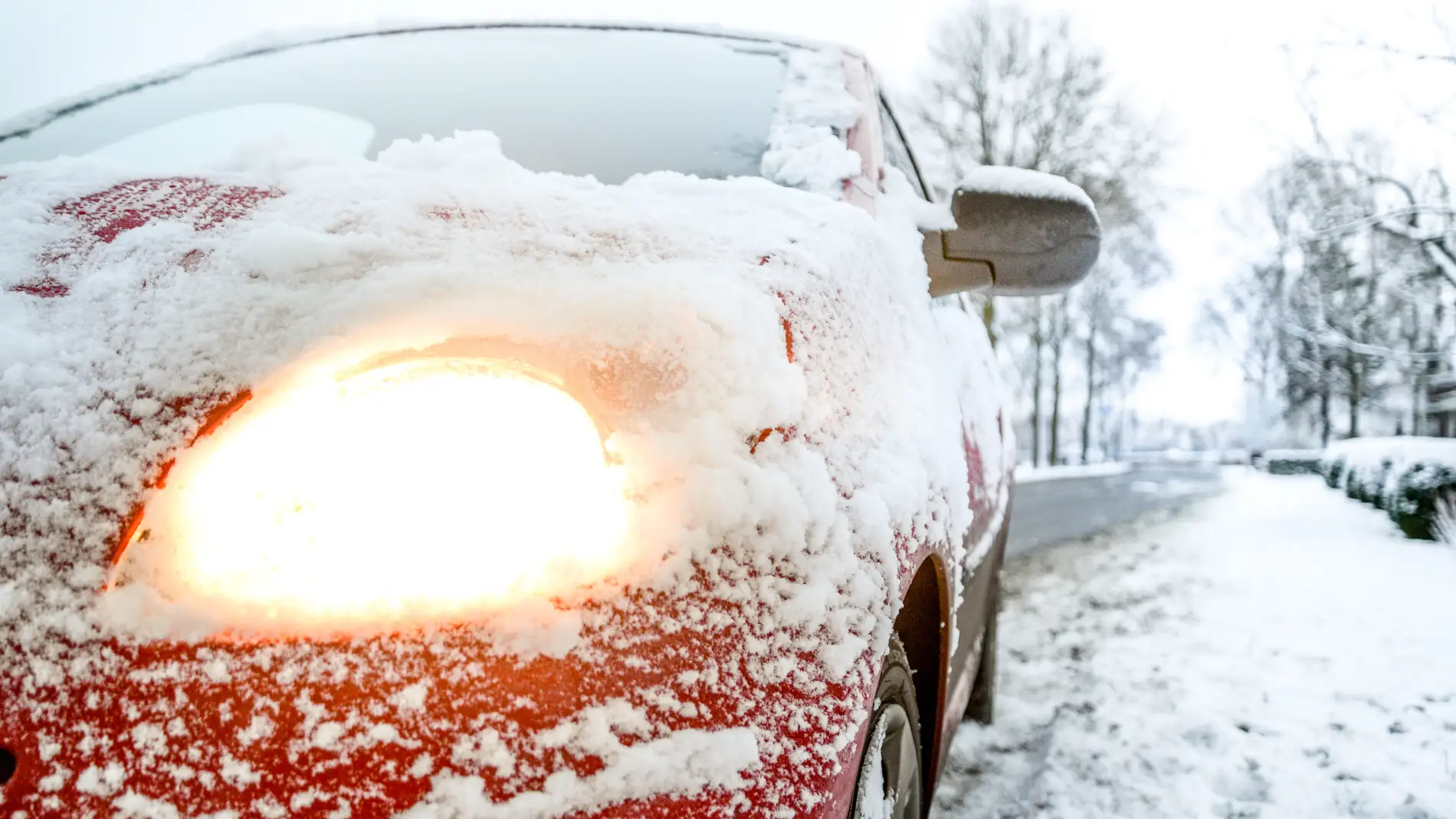 material Navidad cubierta Cómo puedo quitar el hielo del coche? Estos son algunos consejos para no  dañar el cristal | Onda Cero Radio