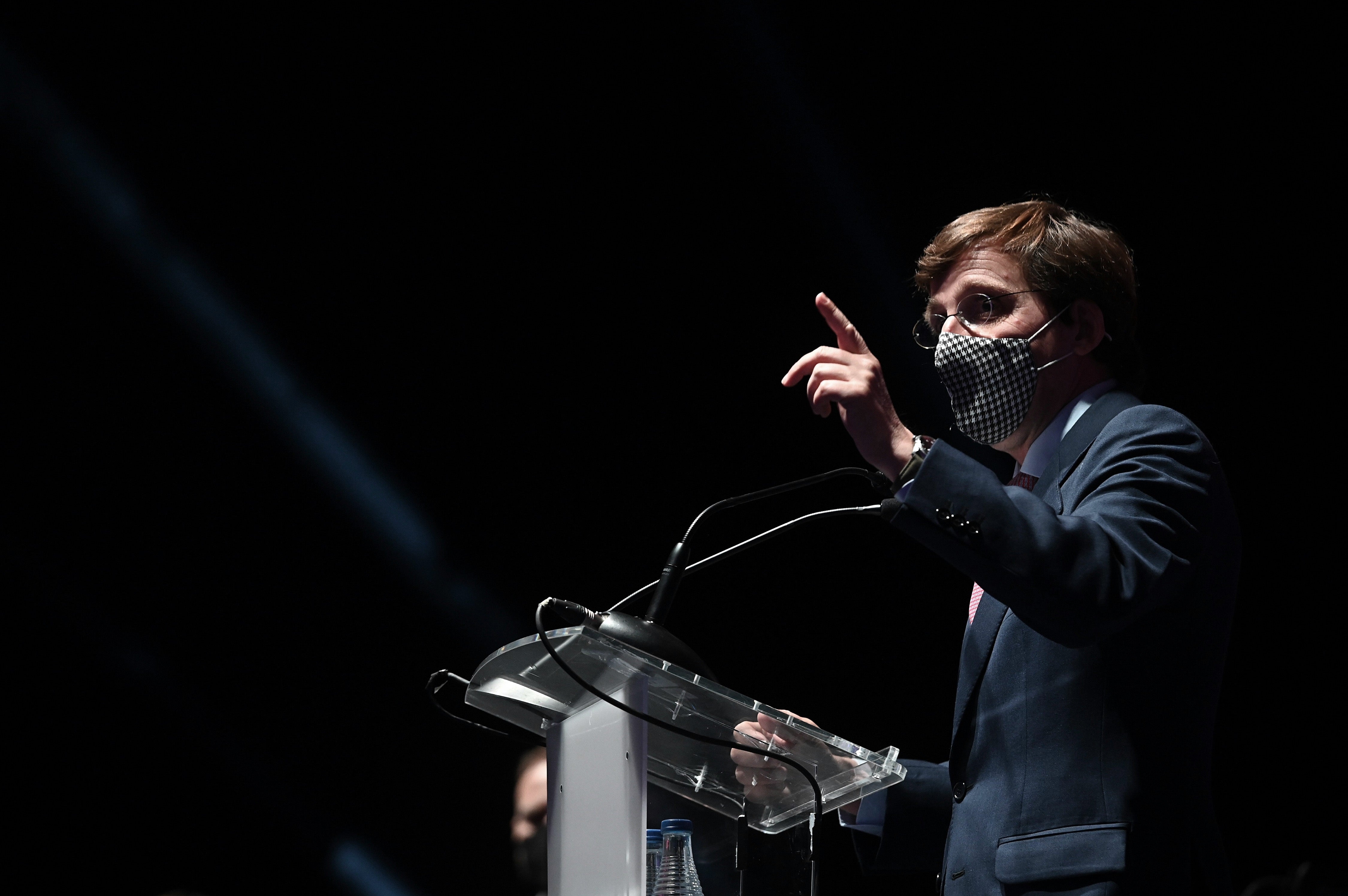 Almeida, sobre las primeras ayudas tras 'Filomena': "No hay ningún madrileño que entienda que es la cantidad adecuada" Almeida, sobre las primeras ayudas tras 'Filomena': "No hay ningún madrileño que entienda que es la cantidad adecuada"