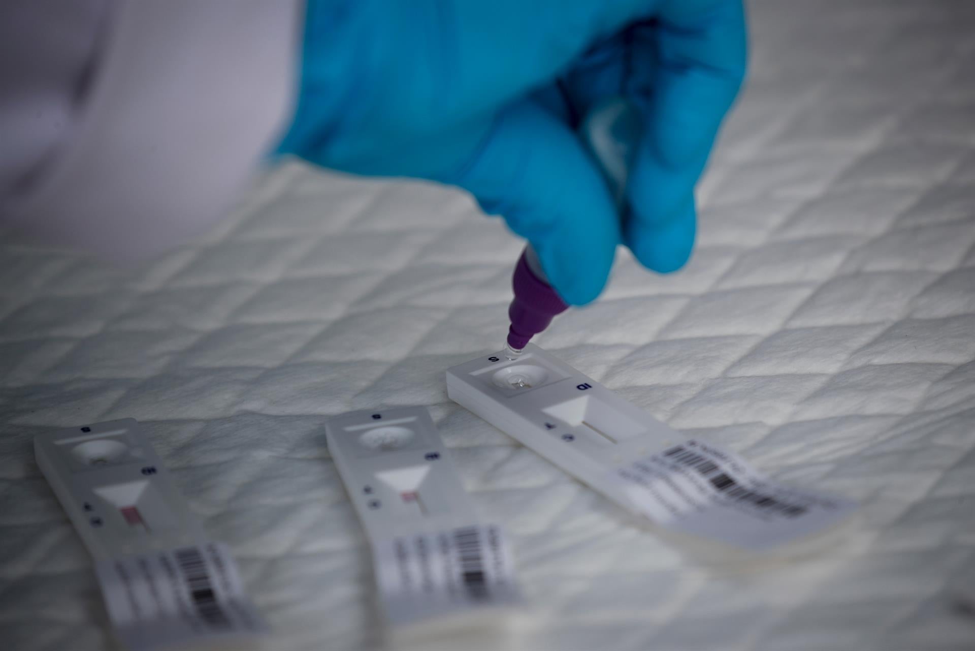 Osakidetza sólo hará prueba a los contactos que sean vulnerables Osakidetza sólo hará prueba a los contactos que sean vulnerables