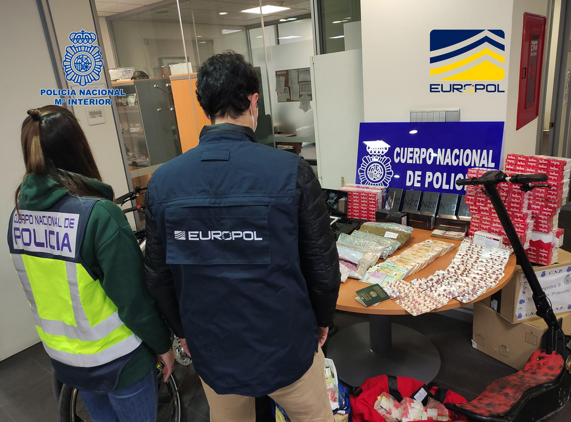 Cae una red de tráfico de migrantes España-Argelia aprovechada por fugitivos y para introducir drogas Cae una red de tráfico de migrantes España-Argelia aprovechada por fugitivos y para introducir drogas