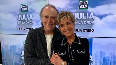 Julia Otero y Joan Manuel Serrat en Julia en la Onda