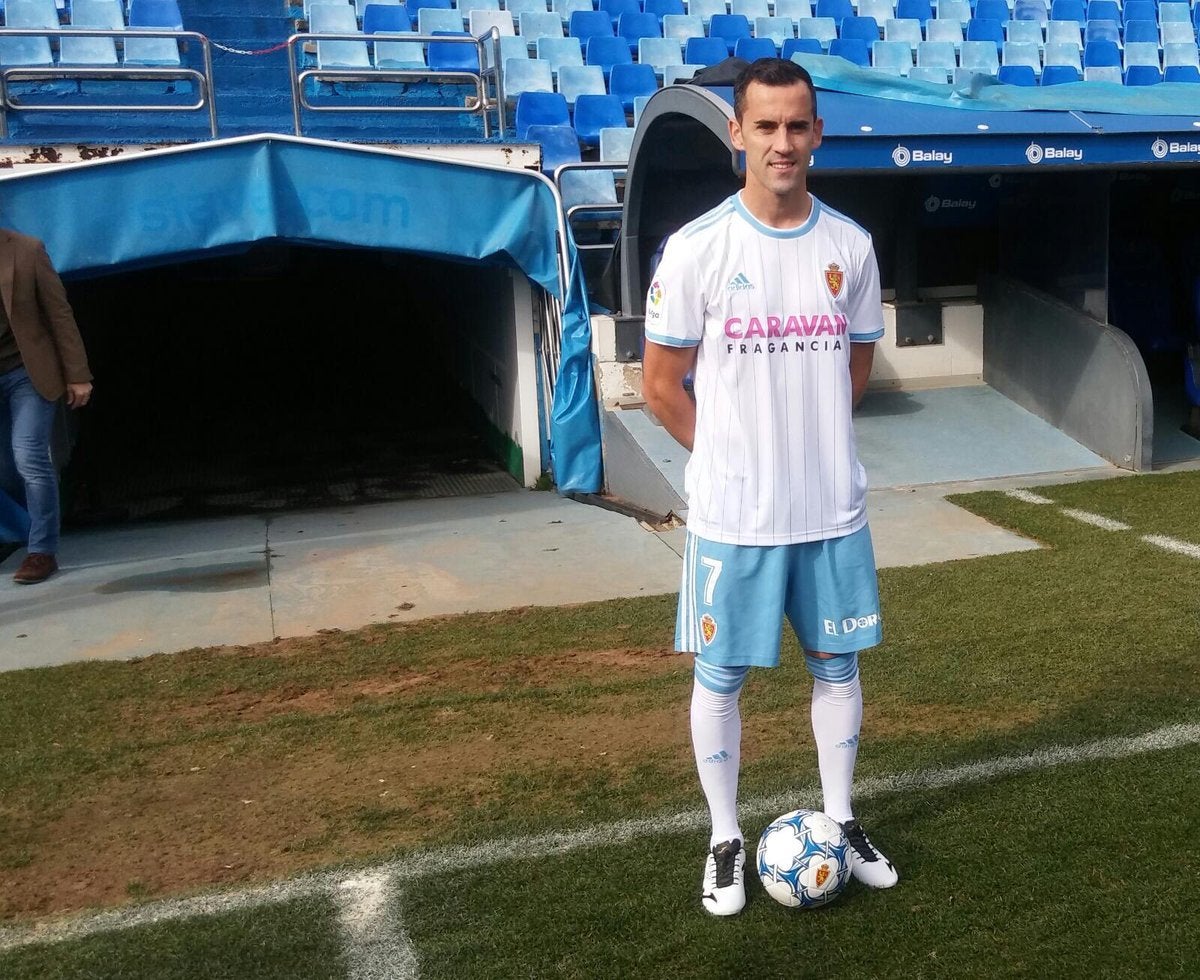 Linares: "He sido un privilegiado por vivir del fútbol" Linares: "He sido un privilegiado por vivir del fútbol"