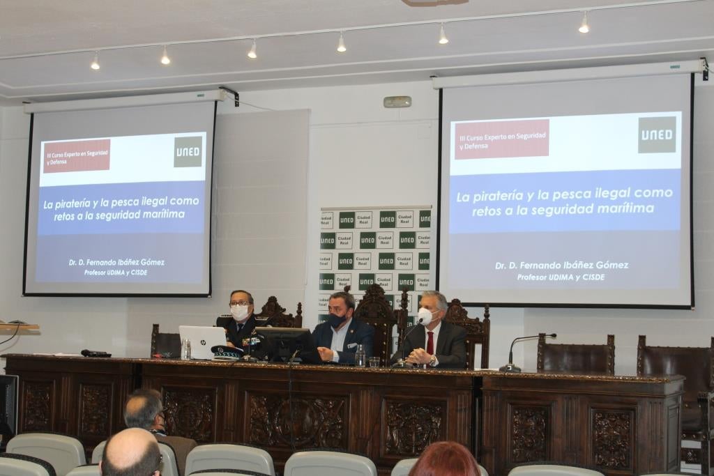 Arranca el III Curso de Experto en Seguridad y Defensa Arranca el III Curso de Experto en Seguridad y Defensa