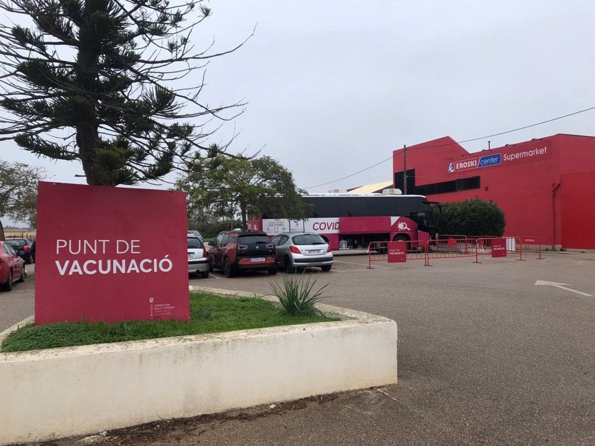 Salud instala el Vacubús en el Eroski de Manacor hasta el sábado Salud instala el Vacubús en el Eroski de Manacor hasta el sábado