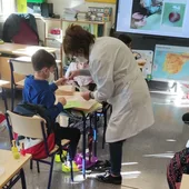 Rosa Martínez, directora, tratamos de hacer, de una forma divertida, experimentos prácticos con la ciencia Rosa Martínez, directora, tratamos de hacer, de una forma divertida, experimentos prácticos con la ciencia
