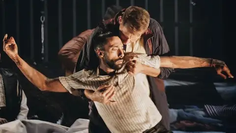 Eduardo Guerrero en una de sus representaciones Eduardo Guerrero en una de sus representaciones