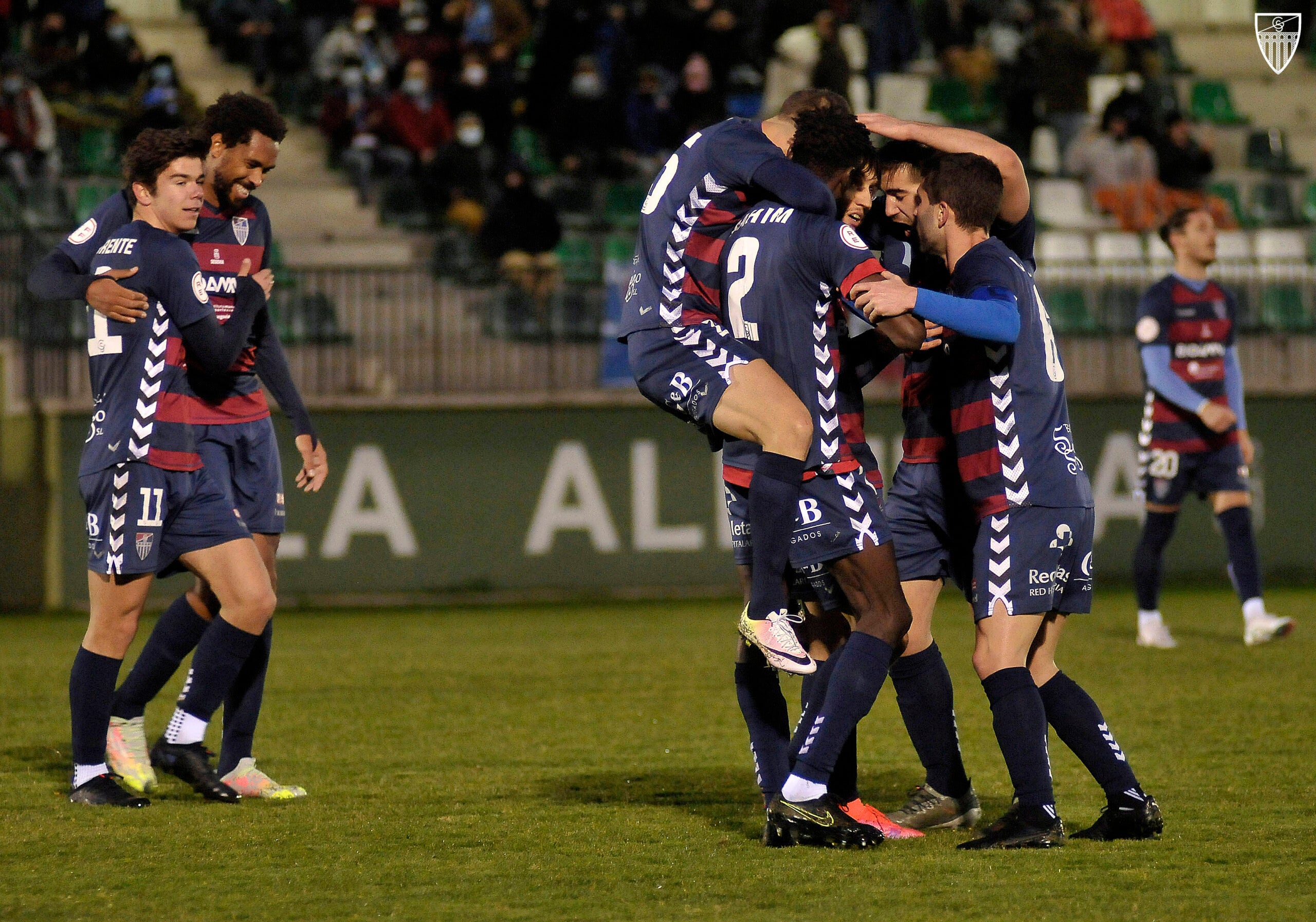 Dos goles de Álex Conde dieron la victoria en el primer partido del año a la Segoviana sacándola del descenso Dos goles de Álex Conde dieron la victoria en el primer partido del año a la Segoviana sacándola del descenso
