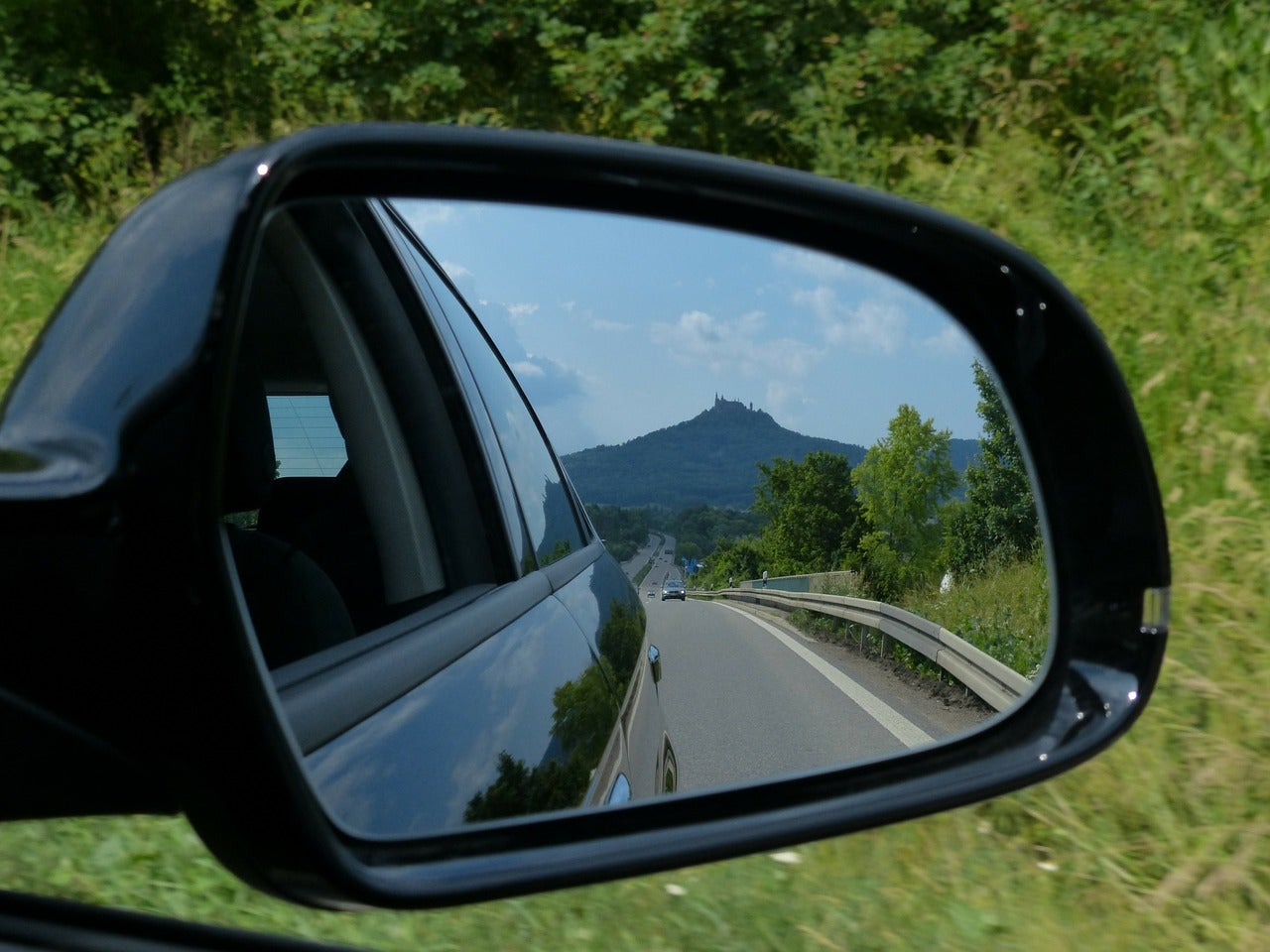 ¿Fin de los espejos retrovisores? Esta es la alternativa que planea la DGT ¿Fin de los espejos retrovisores? Esta es la alternativa que planea la DGT