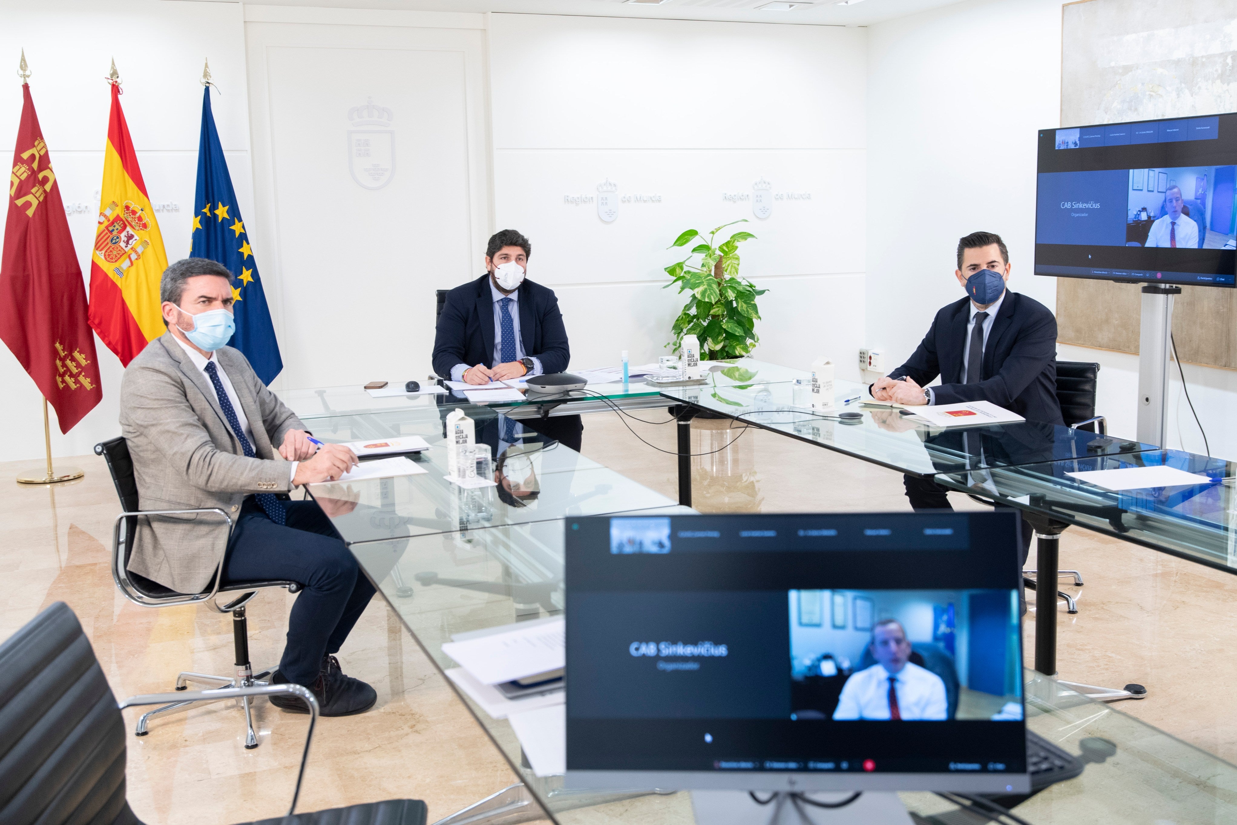 López Miras pide un Plan de Acción de apoyo al Mar Menor liderado por la Comisión Europea López Miras pide un Plan de Acción de apoyo al Mar Menor liderado por la Comisión Europea
