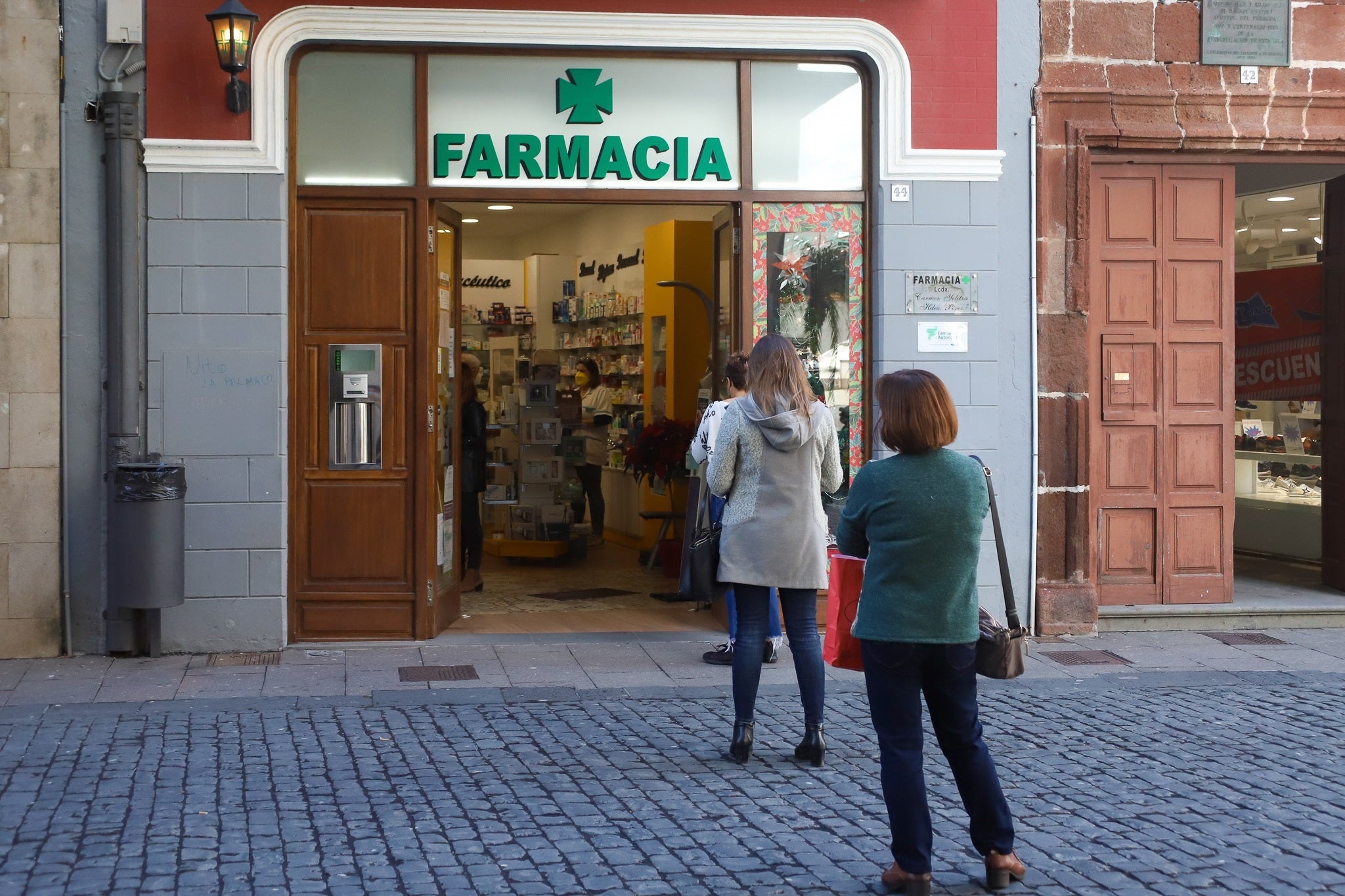Tertulia: ¿Ha llegado el momento de tratar al coronavirus como a la gripe? Tertulia: ¿Ha llegado el momento de tratar al coronavirus como a la gripe?