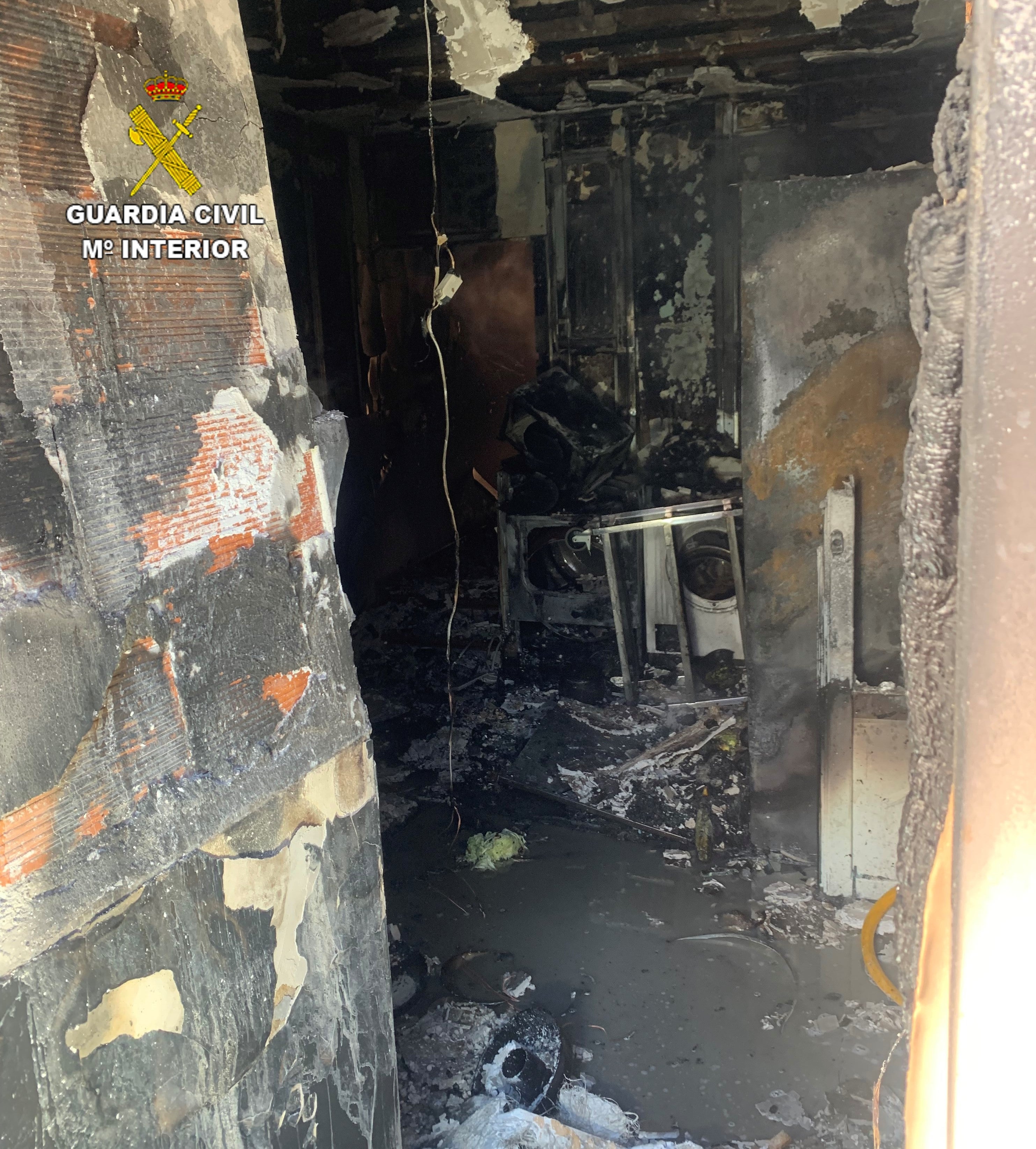 La Guardia Civil rescata a dos personas mayores tras el incendio de su vivienda en Quero (Toledo) La Guardia Civil rescata a dos personas mayores tras el incendio de su vivienda en Quero (Toledo)