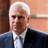  Un juez dictamina que la demanda por abuso sexual a una menor contra el príncipe Andrew, sigue adelante