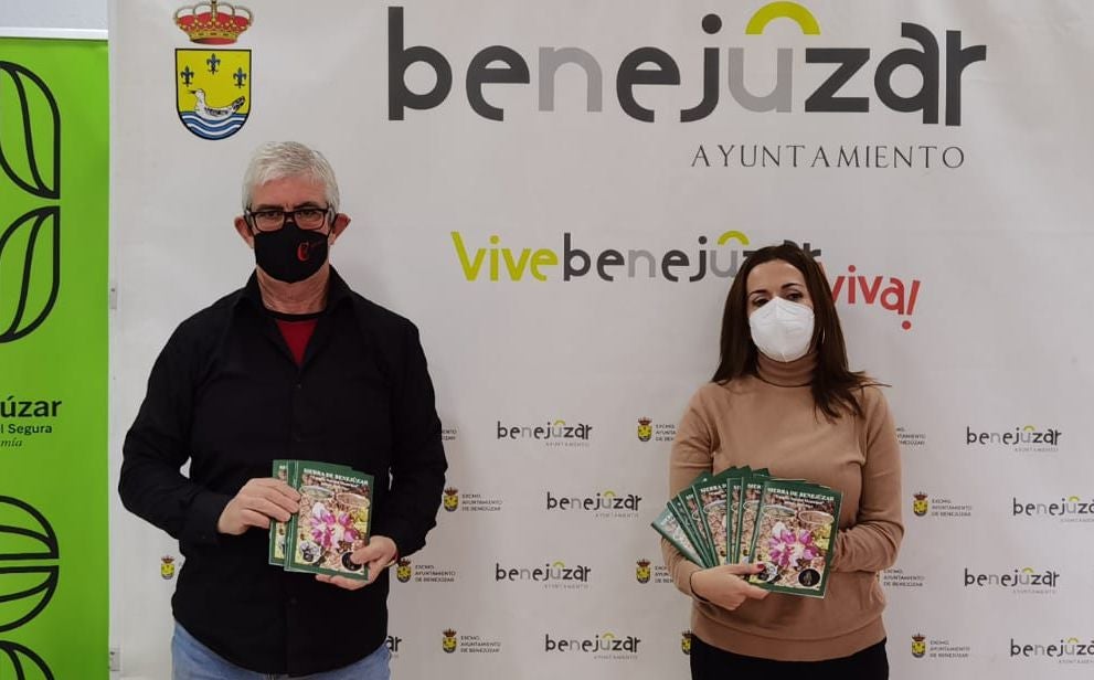 En el libro se aumenta una nueva catalogación de plantas de la sierra de benejuzar En el libro se aumenta una nueva catalogación de plantas de la sierra de benejuzar