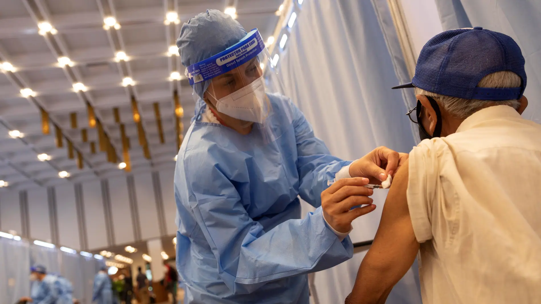 Quebec prepara un impuesto especial para las personas no vacunadas contra el covid