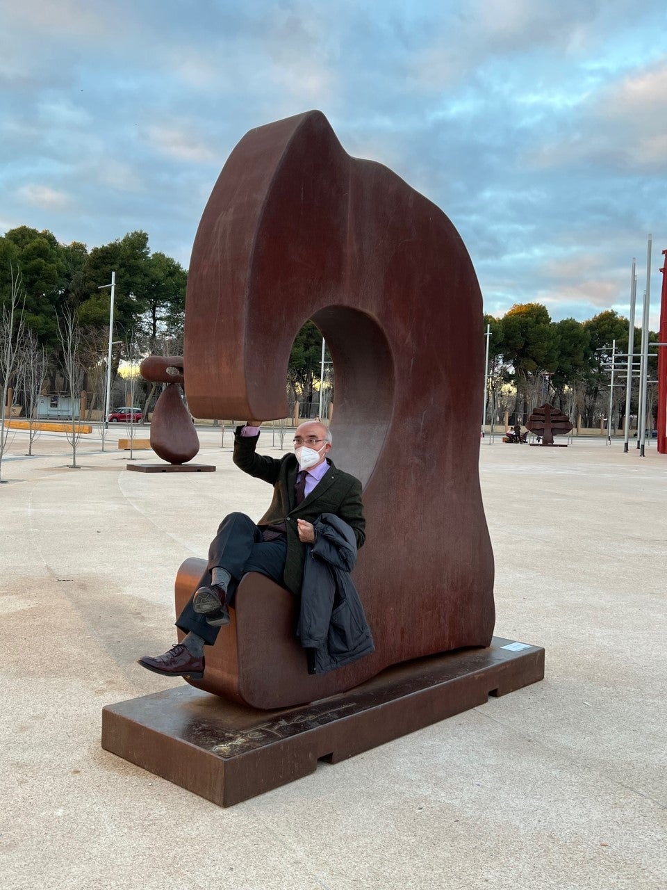 Monumentales esculturas causan sensación junto a plaza de toros Monumentales esculturas causan sensación junto a plaza de toros