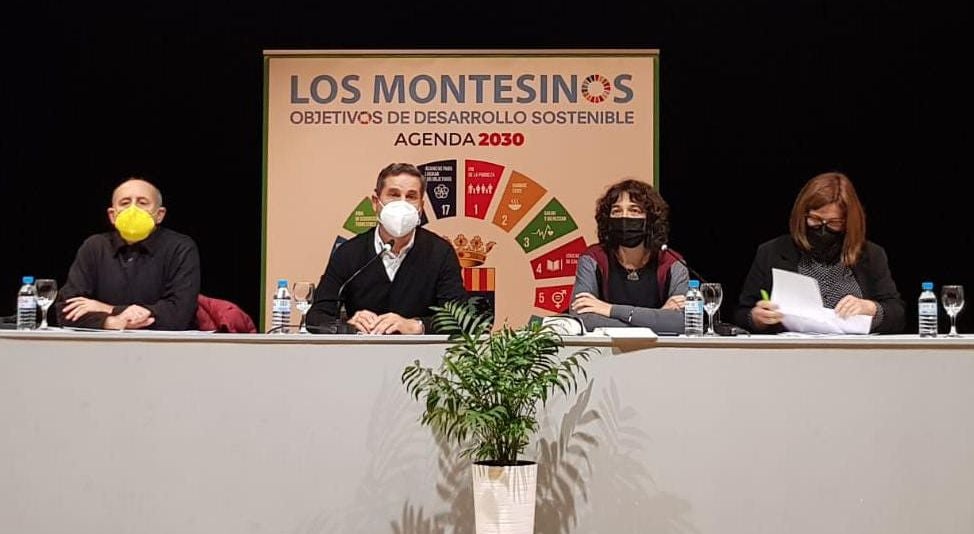 Cargos de la Comunitat Valenciana se han reunido con alcaldes y técnicos de la comarca para detallar el PAT Cargos de la Comunitat Valenciana se han reunido con alcaldes y técnicos de la comarca para detallar el PAT