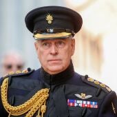 La reina Isabel II retira "honores militares y labores de patronazgo" al príncipe Andrew tras el escándalo por abuso de menores
