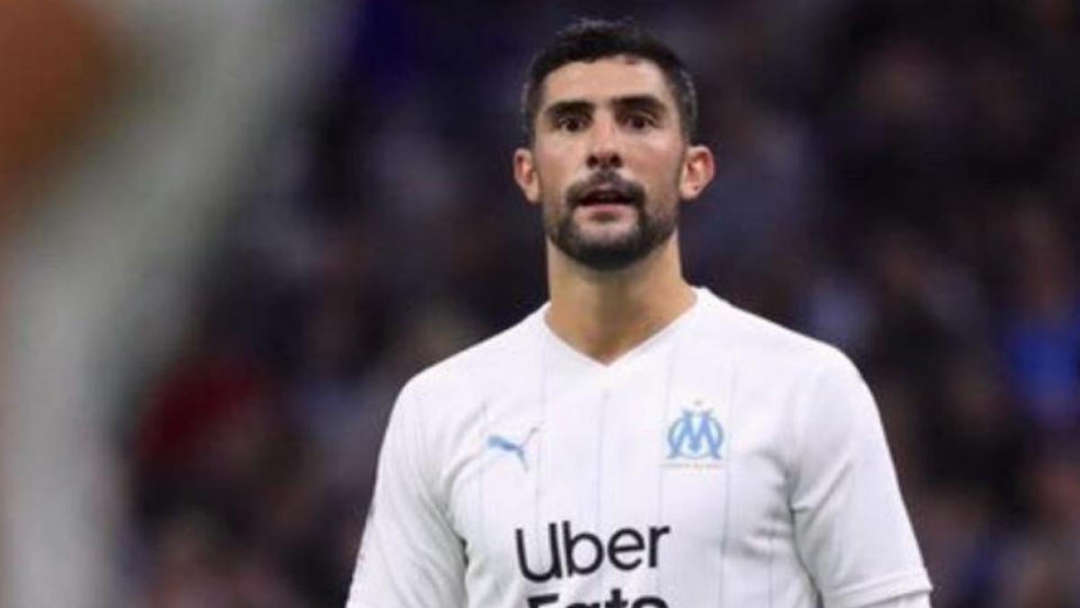 El Valencia a día de hoy solo contempla el fichaje de un central El Valencia a día de hoy solo contempla el fichaje de un central