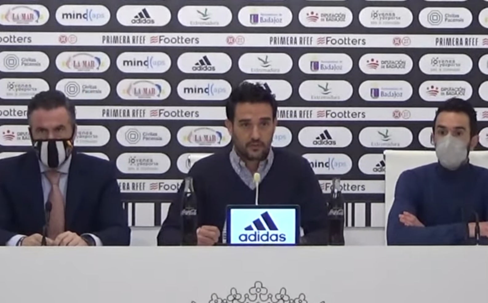 Joaquín Parra ha aceptado la oferta de Daniel Tafur para la venta del Club Deportivo Badajoz Joaquín Parra ha aceptado la oferta de Daniel Tafur para la venta del Club Deportivo Badajoz