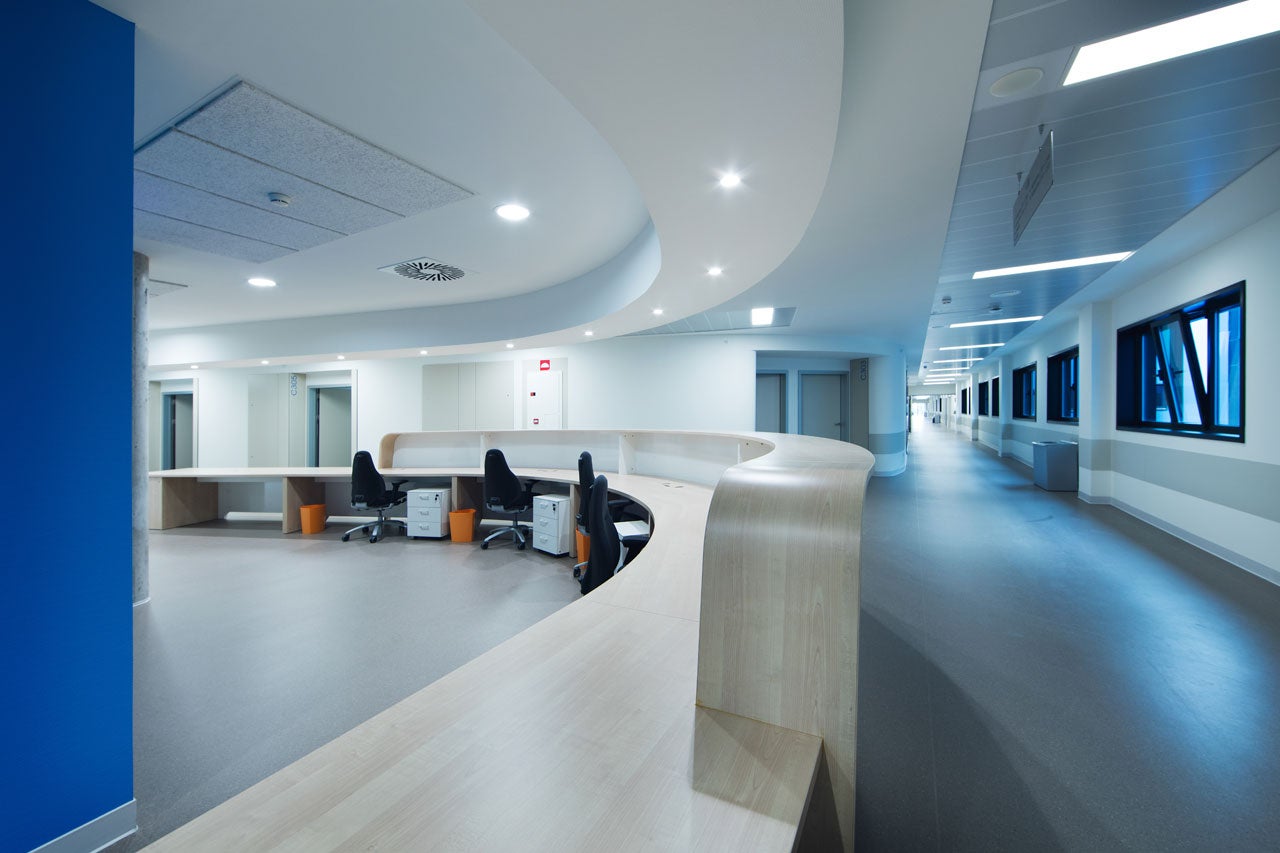 La saturación de la Atención Primaria lleva a los ciudadanos a las urgencias La saturación de la Atención Primaria lleva a los ciudadanos a las urgencias