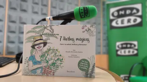 Portada do libro "7 hierbas mágicas" Más de Uno Pontevedra