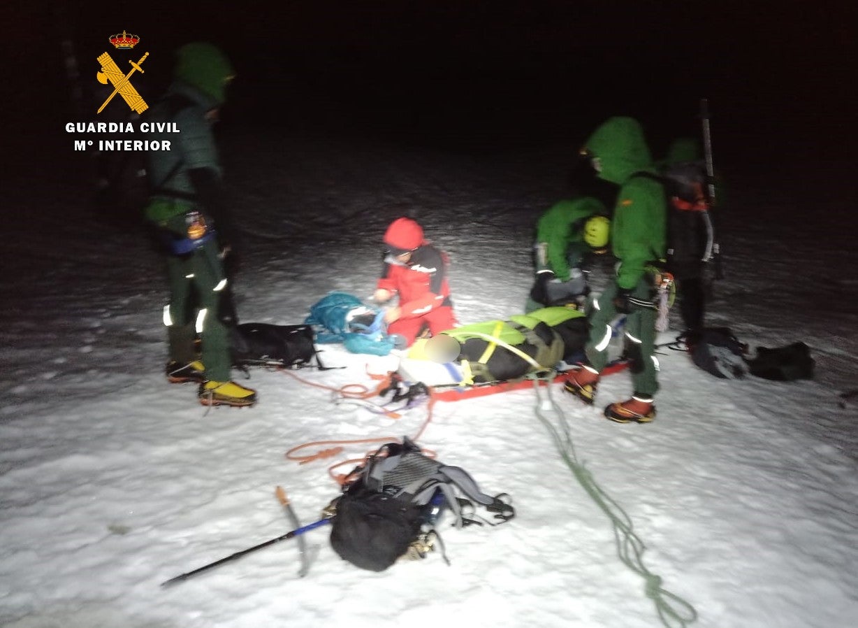 Rescate nocturno en el Pico Acherito Rescate nocturno en el Pico Acherito