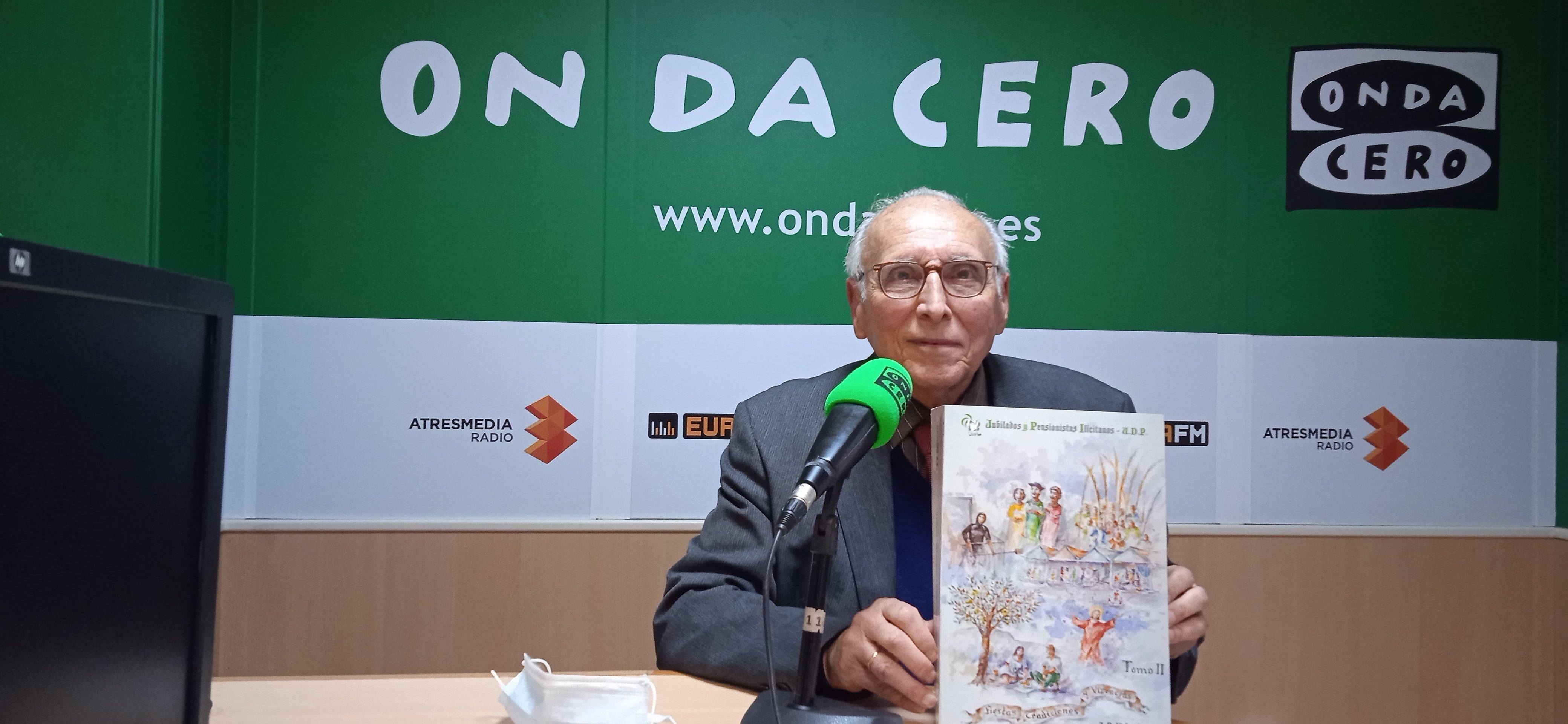 Pepe Payá publica el segundo volumen de su obra 'Fiestas, tradiciones y vivencias' Pepe Payá publica el segundo volumen de su obra 'Fiestas, tradiciones y vivencias'