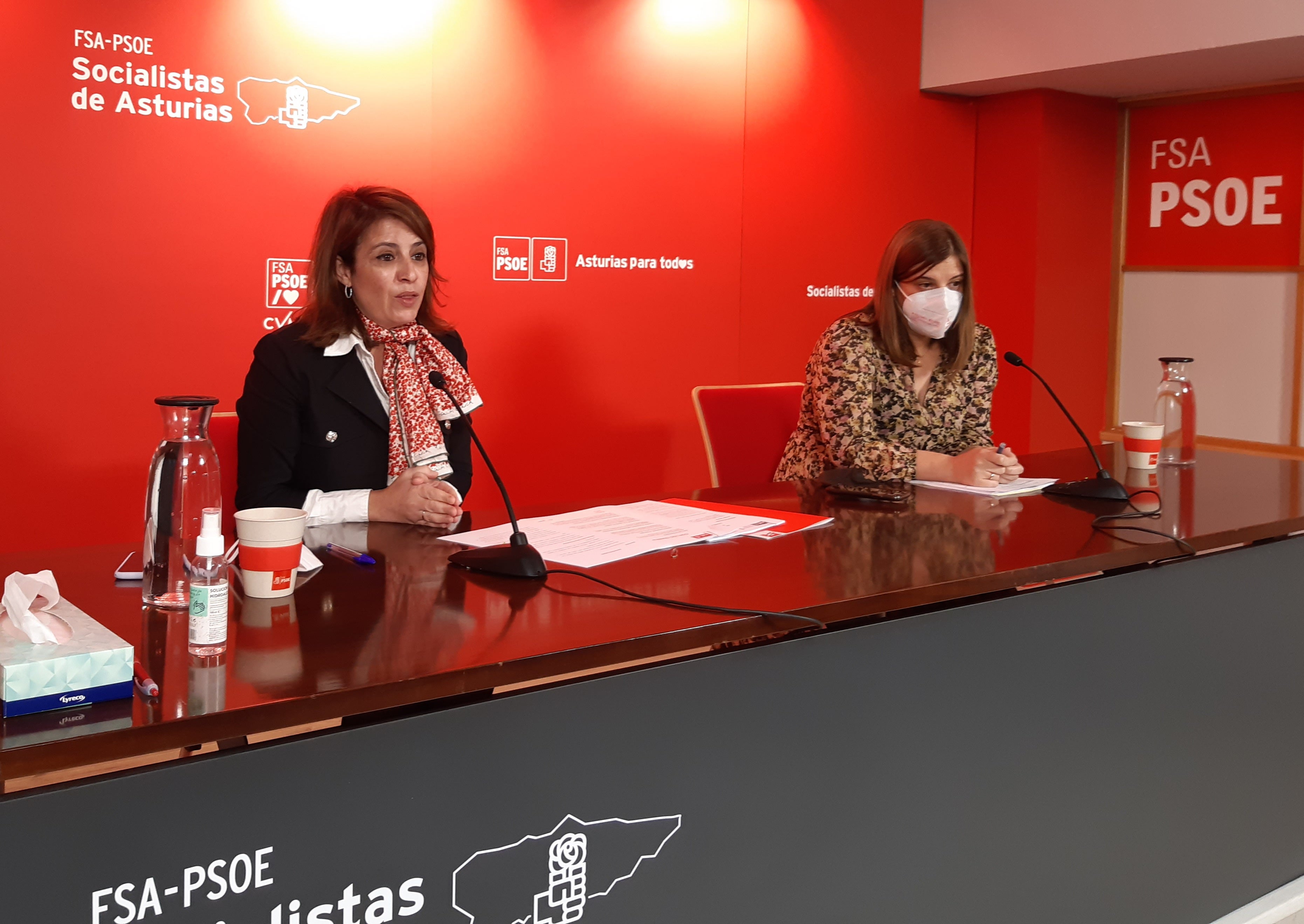 El PSOE propone definir las "zonas de uso predominante" mientras Foro mantiene las exigencias fiscales El PSOE propone definir las "zonas de uso predominante" mientras Foro mantiene las exigencias fiscales