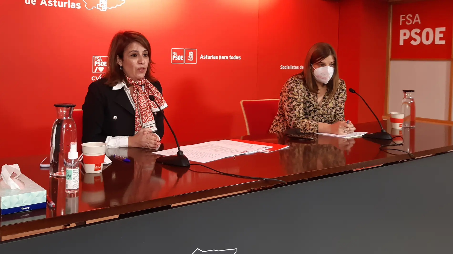 El PSOE propone definir las "zonas de uso predominante" mientras Foro mantiene las exigencias fiscales