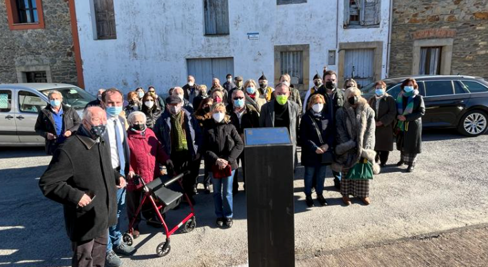 La parroquia de Villamayor rindió homenaje al pintor Julio Magdalena este sábado La parroquia de Villamayor rindió homenaje al pintor Julio Magdalena este sábado