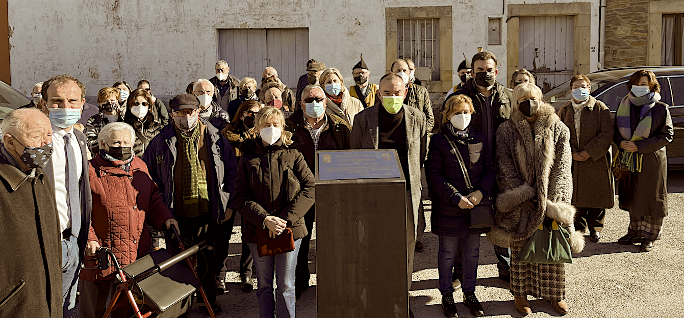 "Julio Magdalena siempre tuvo presente en su vida la pintura y el arte, hasta el final" "Julio Magdalena siempre tuvo presente en su vida la pintura y el arte, hasta el final"