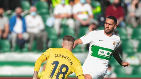 Omar Mascarell, en el encuentro del pasado domingo ante el Villarreal en el estadio Martínez Valero. Omar Mascarell, en el encuentro del pasado domingo ante el Villarreal en el estadio Martínez Valero.