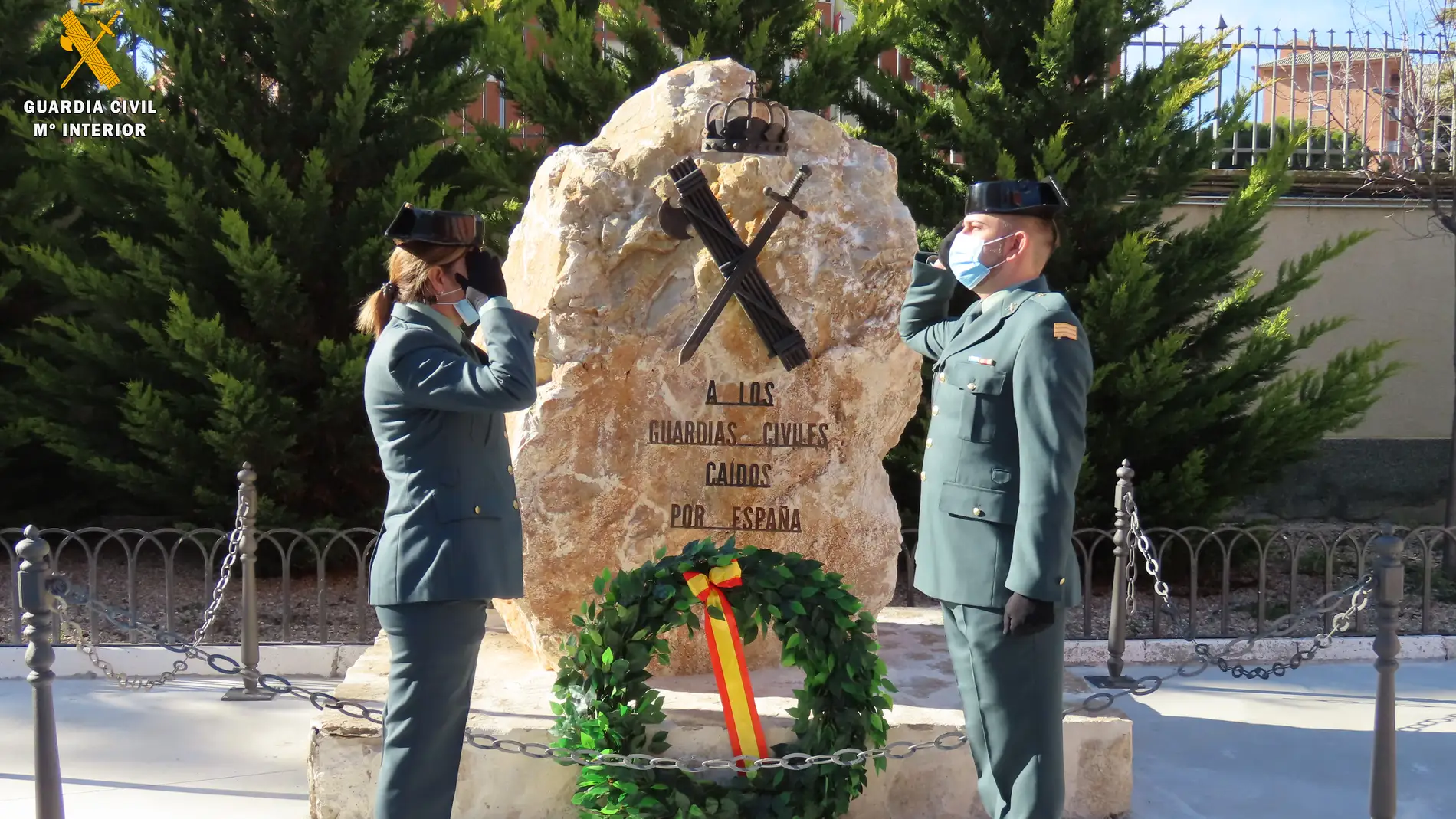La Comandancia de Palencia inaugura un monolito en homenaje a los Guardias Civiles caídos por España
