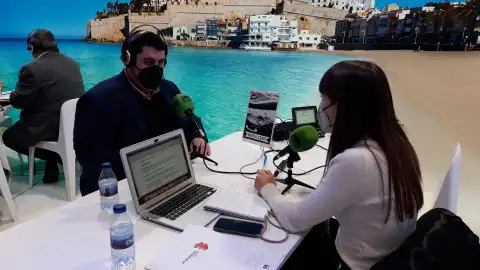 David García, alcalde de Nules con nuestra redactora, Mireia Baixauli. David García, alcalde de Nules con nuestra redactora, Mireia Baixauli.