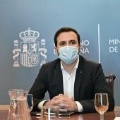 Garzón apuesta por comer de tupper en la nueva campaña del Ministerio de Consumo