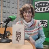 Charo Charo Valcárcel presenta su poemario en Onda Cero Pontevedra