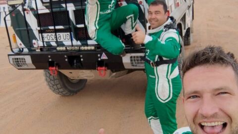 Gus Caro, mec&aacute;nico y piloto c&aacute;ntabro, que acab&oacute; el Dakar Classic en camiones