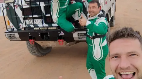 Dakar 2022 Gus Caro, mecánico y piloto cántabro, que acabó el Dakar Classic en camiones
