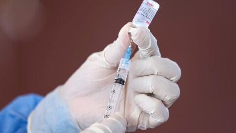 ¿Reducen las vacunas la transmisión del coronavirus?