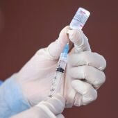 ¿Reducen las vacunas la transmisión del coronavirus?